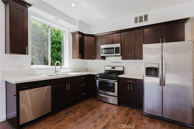 13551 Burbank Boulevard 1, Burbank, CA 91401