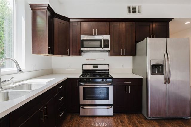 13551 Burbank Boulevard 1, Burbank, CA 91401