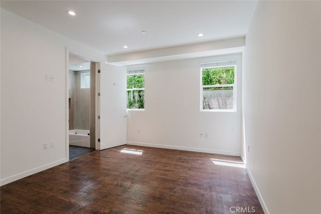 13551 Burbank Boulevard 1, Burbank, CA 91401