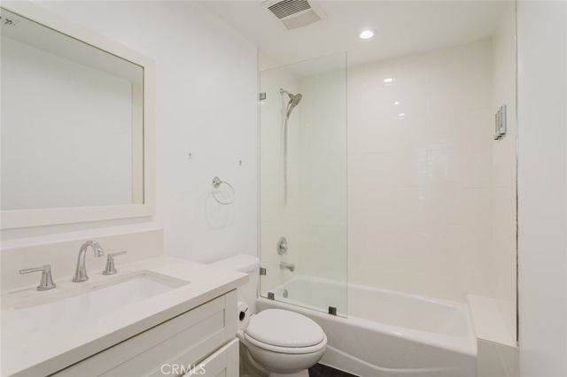 13551 Burbank Boulevard 1, Burbank, CA 91401