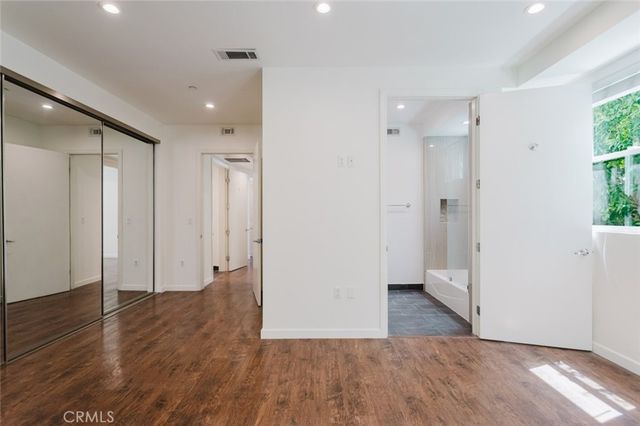 13551 Burbank Boulevard 1, Burbank, CA 91401