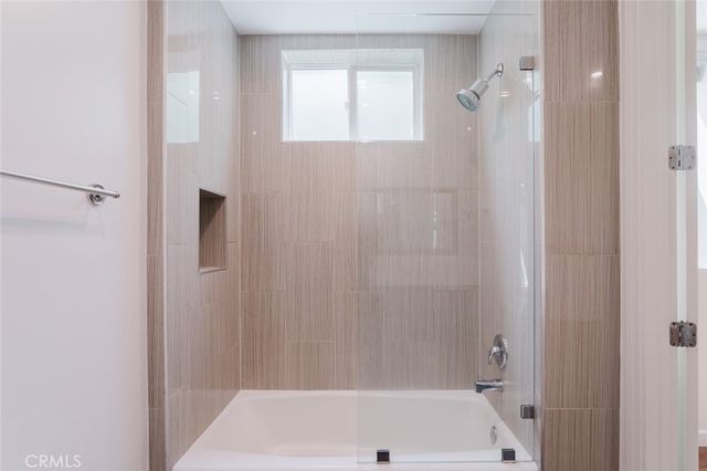 13551 Burbank Boulevard 1, Burbank, CA 91401