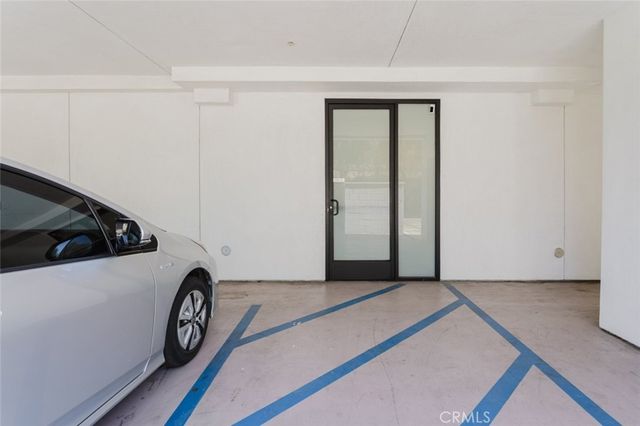13551 Burbank Boulevard 1, Burbank, CA 91401