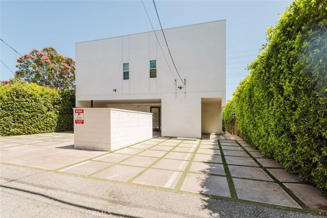 13551 Burbank Boulevard 1, Burbank, CA 91401