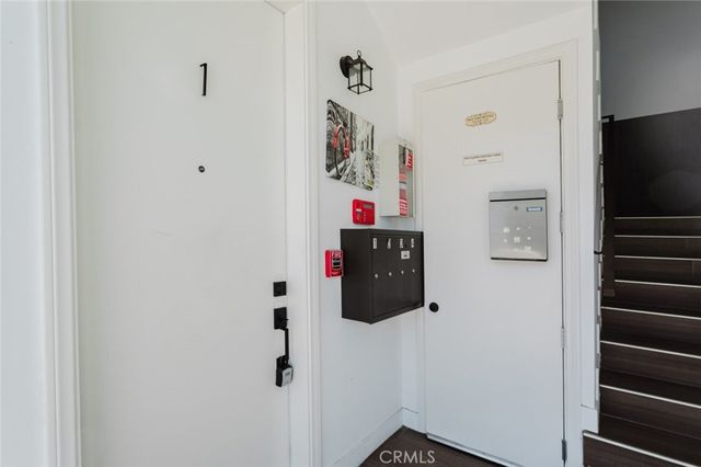 13551 Burbank Boulevard 1, Burbank, CA 91401