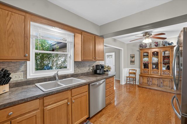 2009 Darby Drive, Lansing City, MI 48906