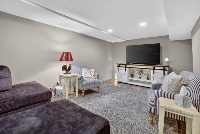 2009 Darby Drive, Lansing City, MI 48906