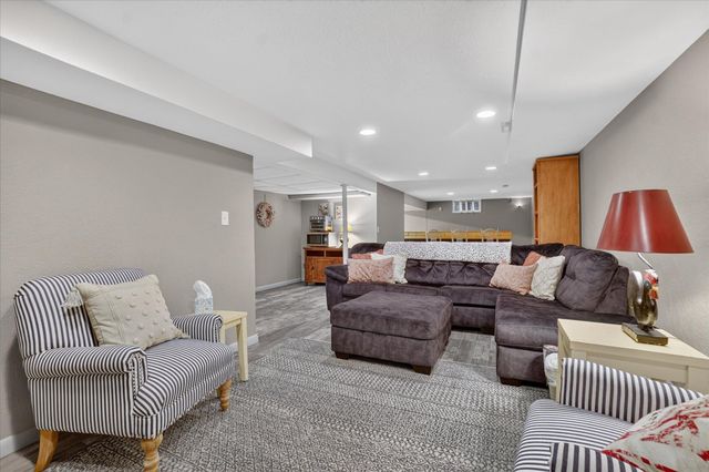 2009 Darby Drive, Lansing City, MI 48906