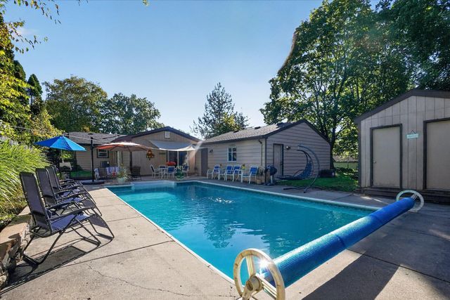 2009 Darby Drive, Lansing City, MI 48906
