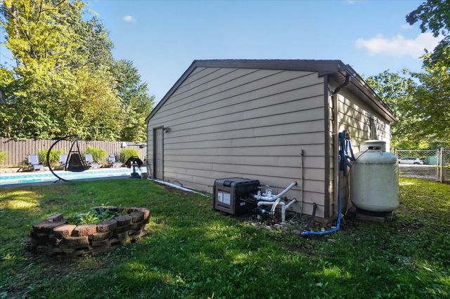 2009 Darby Drive, Lansing City, MI 48906