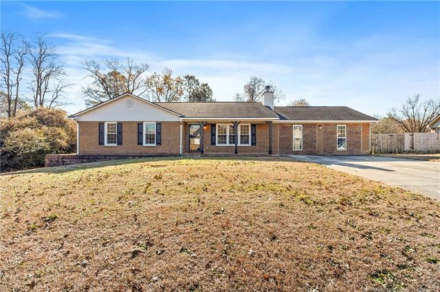 300 Sparrow Drive, Fayetteville, NC 28306