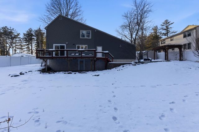 7 Bradford Street, Nashua, NH 03063