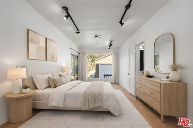 2522 Armacost Avenue, Los Angeles, CA 90064