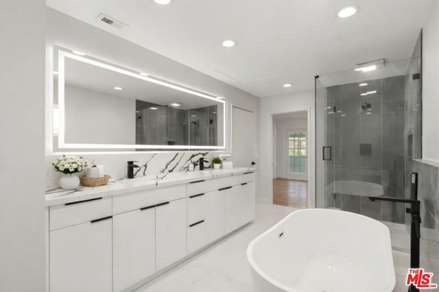 2522 Armacost Avenue, Los Angeles, CA 90064