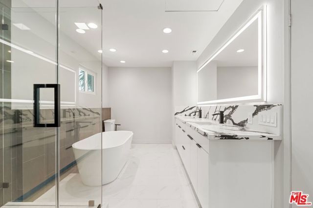 2522 Armacost Avenue, Los Angeles, CA 90064