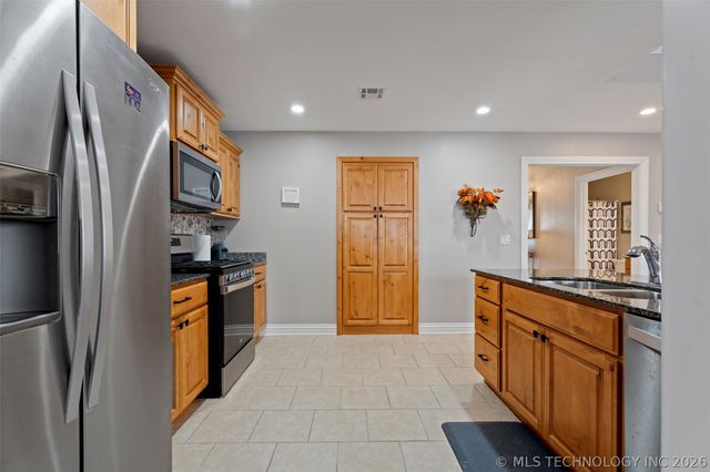 607 St Andrews Circle, Grove, OK 74344