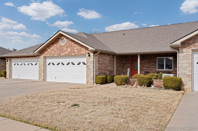 607 St Andrews Circle, Grove, OK 74344