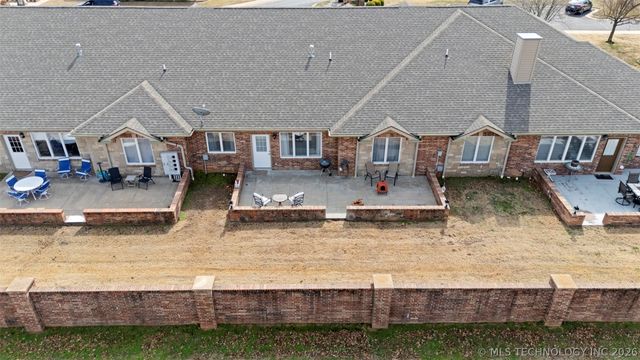 607 St Andrews Circle, Grove, OK 74344