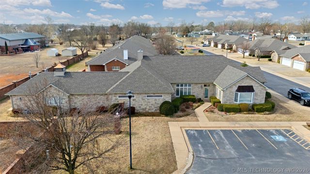 607 St Andrews Circle, Grove, OK 74344