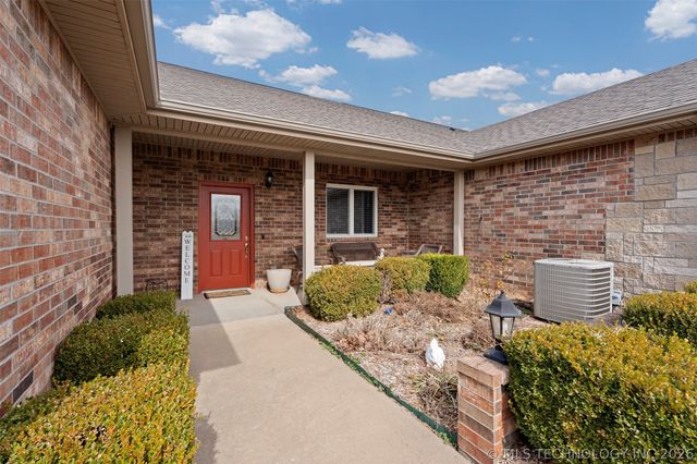 607 St Andrews Circle, Grove, OK 74344