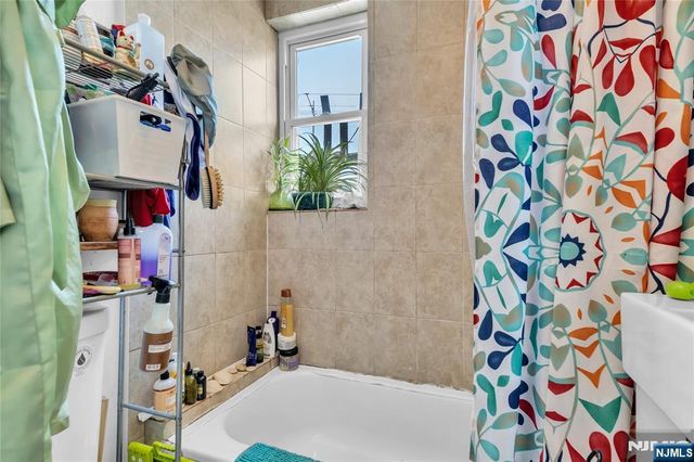 61 Victoria Avenue, Newark, NJ 07104