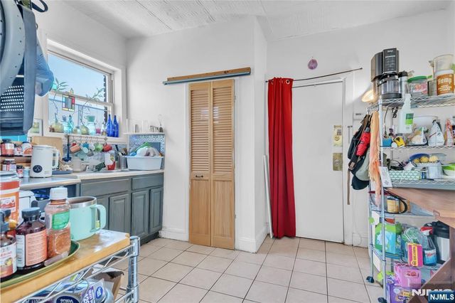 61 Victoria Avenue, Newark, NJ 07104