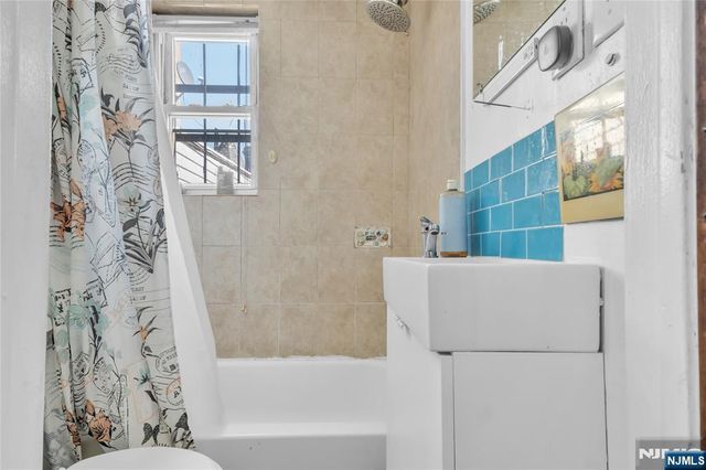 61 Victoria Avenue, Newark, NJ 07104