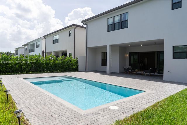 8151 Laurel Falls Dr, Boca Raton, FL 33496