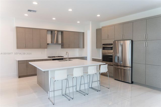 8151 Laurel Falls Dr, Boca Raton, FL 33496