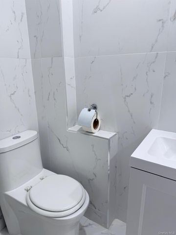 6259 60th Street, Ridgewood, NY 11385