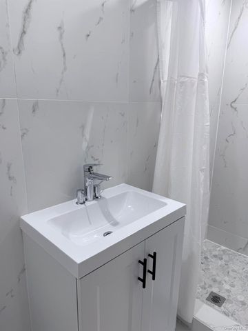 6259 60th Street, Ridgewood, NY 11385