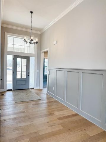8162 Valley Road, Lenexa, KS 66220