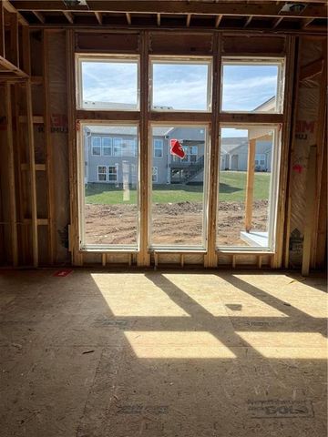 8162 Valley Road, Lenexa, KS 66220