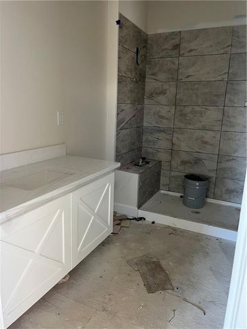 8162 Valley Road, Lenexa, KS 66220