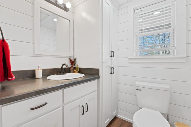 1512 E Henderson Street, Cleburne, TX 76031