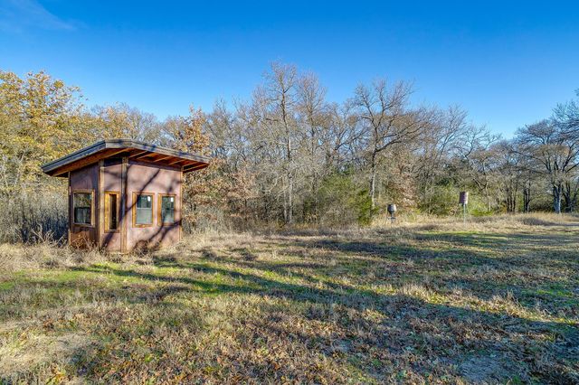 1512 E Henderson Street, Cleburne, TX 76031