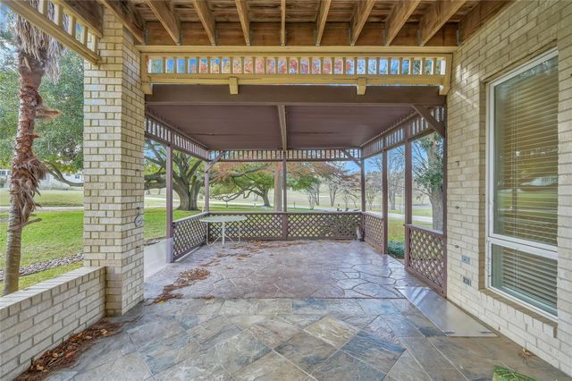 28 Waters Edge Street, Conroe, TX 77356