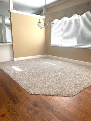 28 Waters Edge Street, Conroe, TX 77356