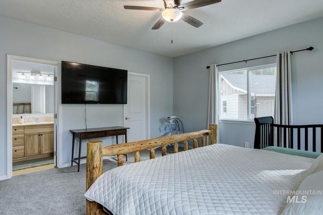 1801 Iowa, Nampa, ID 83686