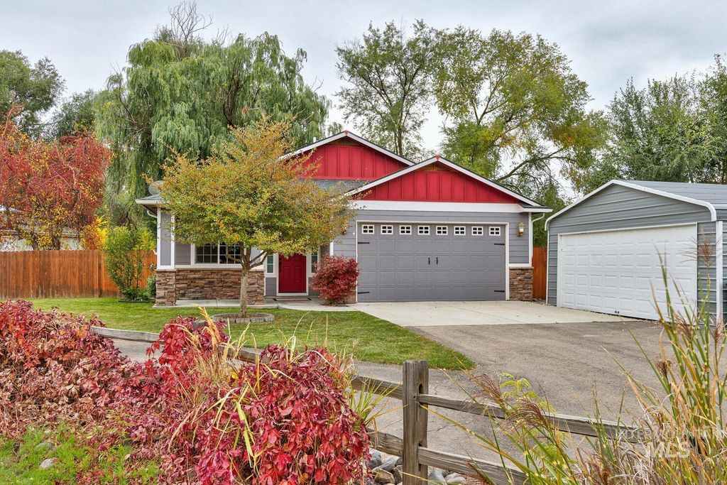 1801 Iowa, Nampa, ID 83686