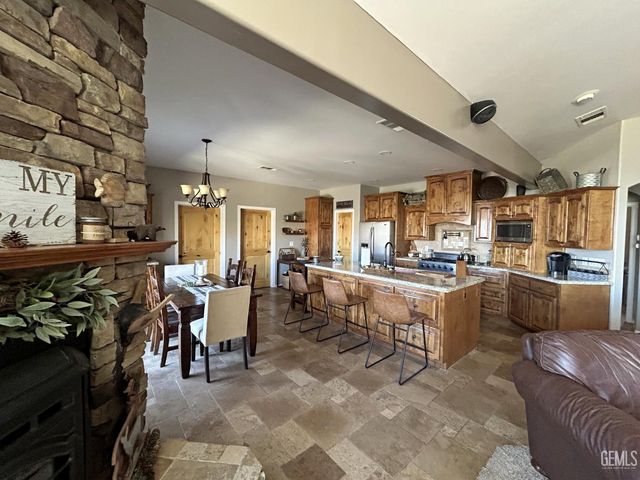 3303 Piute Hill Road, Lake Isabella, CA 93240