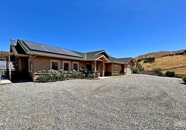 3303 Piute Hill Road, Lake Isabella, CA 93240