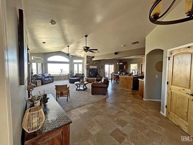 3303 Piute Hill Road, Lake Isabella, CA 93240