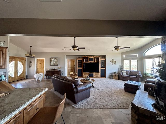 3303 Piute Hill Road, Lake Isabella, CA 93240