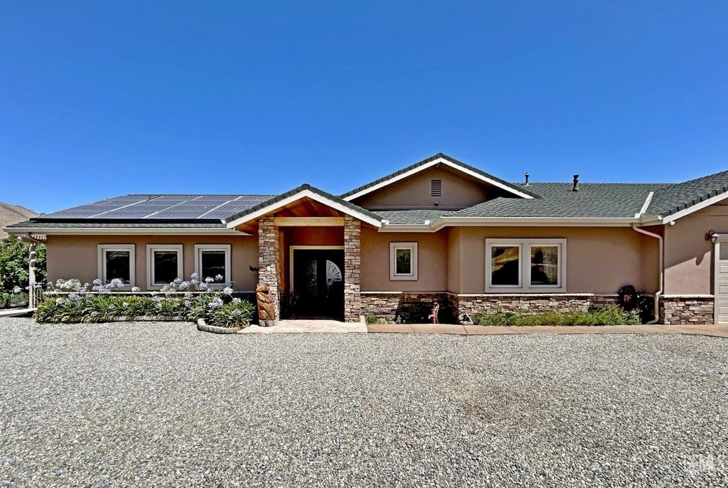 3303 Piute Hill Road, Lake Isabella, CA 93240