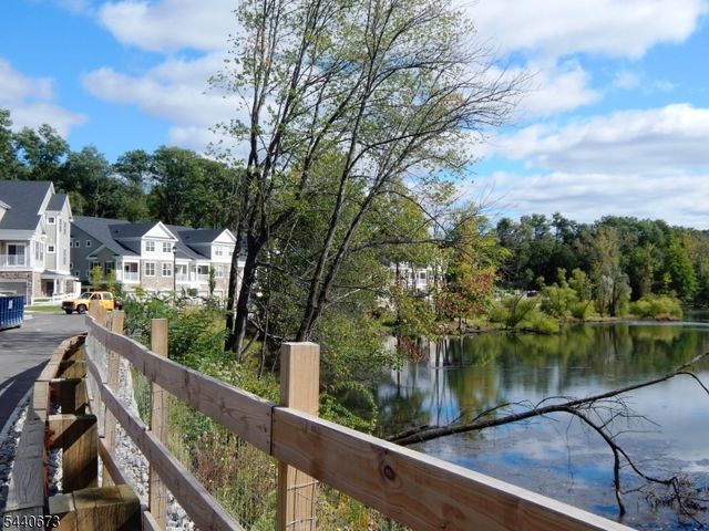 404 Waterview Ct 404, Hanover Twp., NJ 07927