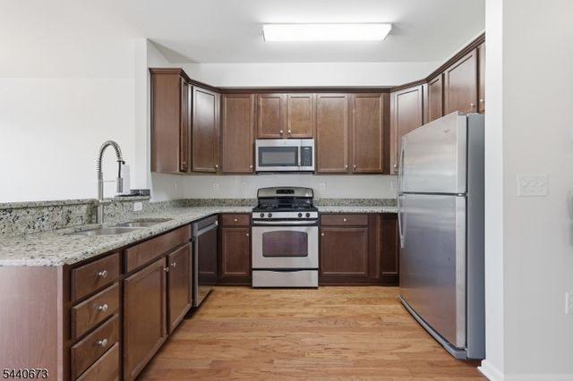 404 Waterview Ct 404, Hanover Twp., NJ 07927
