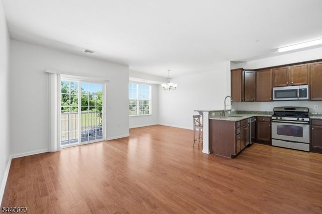 404 Waterview Ct 404, Hanover Twp., NJ 07927