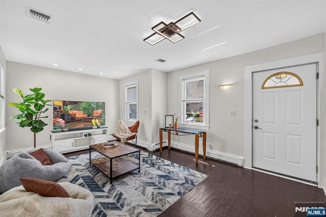 188 Lafayette Avenue, New Milford, NJ 07646