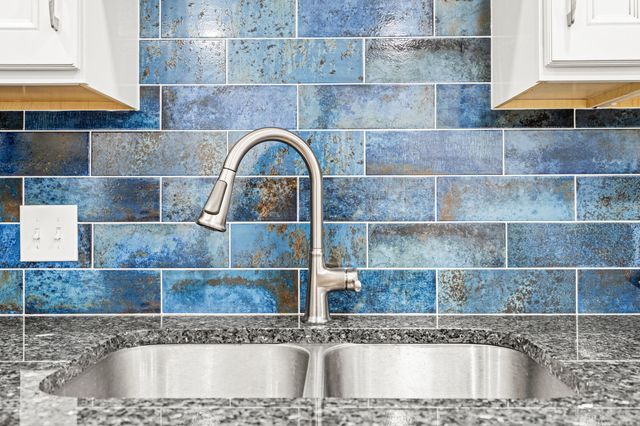 355 S Broadway 703, Lexington, KY 40508